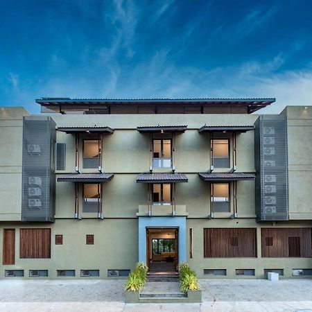 Earls Rajarata Hotel Anuradhapura Buitenkant foto