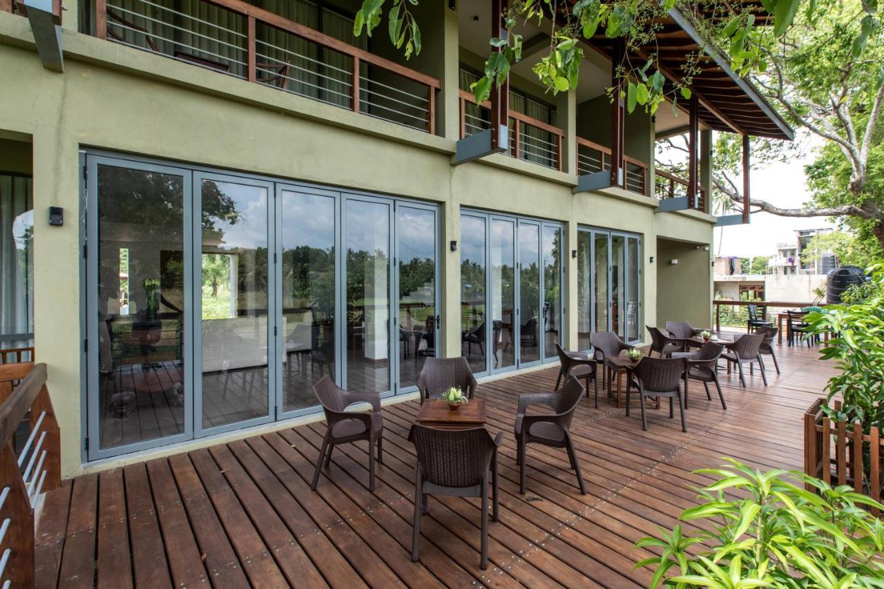 Earls Rajarata Hotel Anuradhapura Buitenkant foto