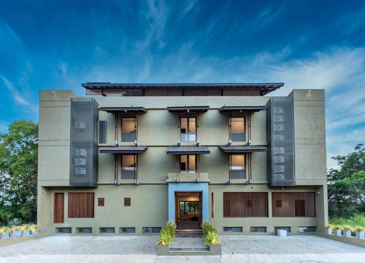 Earls Rajarata Hotel Anuradhapura Buitenkant foto