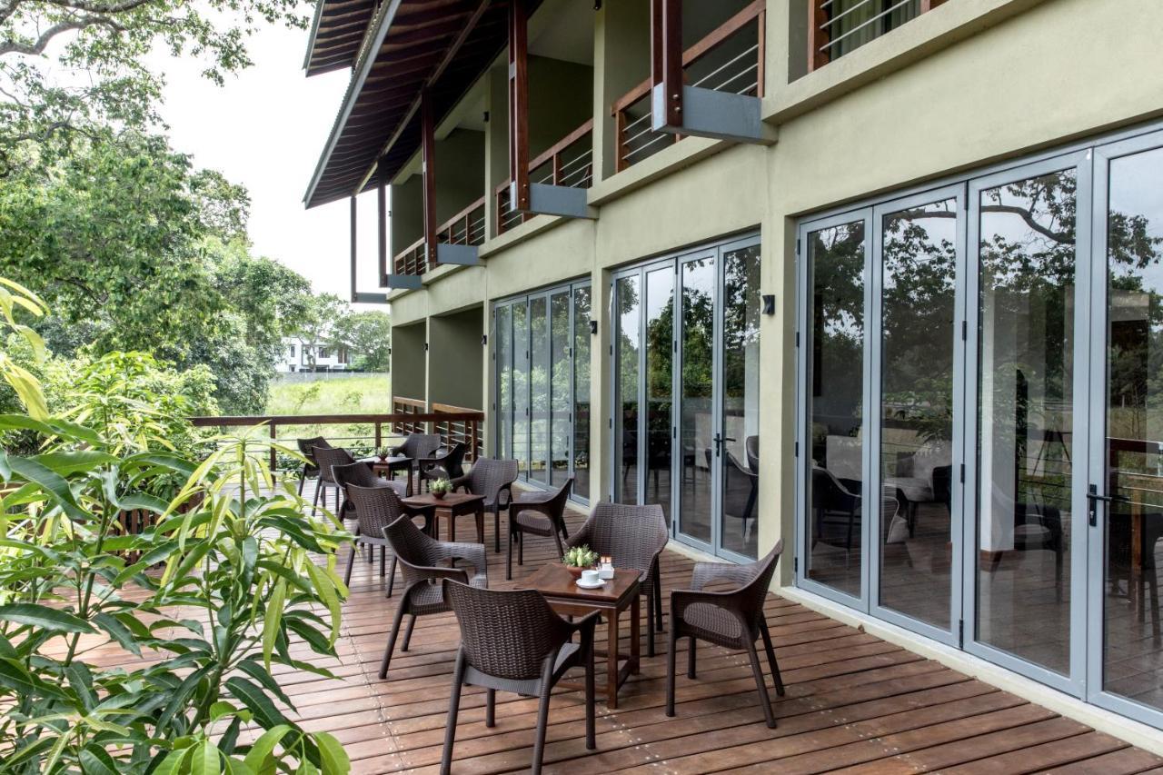 Earls Rajarata Hotel Anuradhapura Buitenkant foto