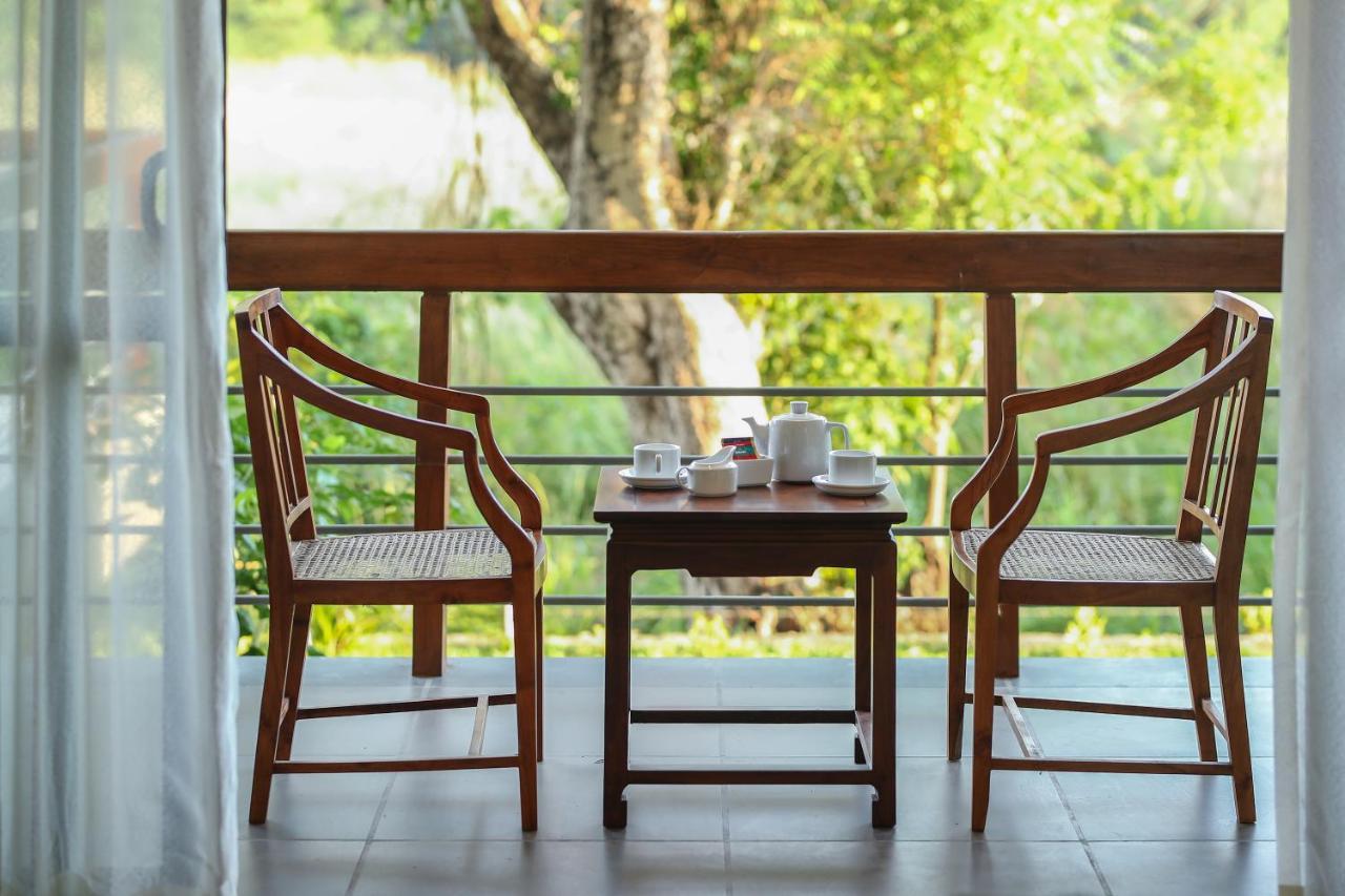 Earls Rajarata Hotel Anuradhapura Buitenkant foto