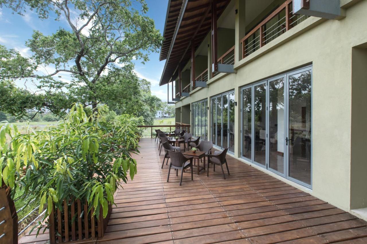 Earls Rajarata Hotel Anuradhapura Buitenkant foto